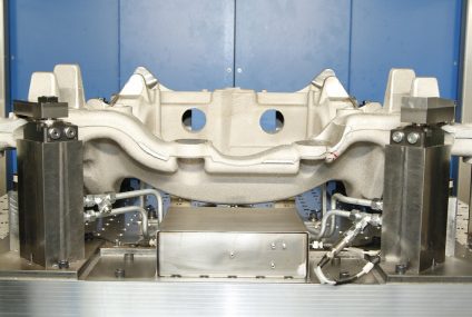 A ROEMHELD innovatív szorítási technológiája gyorsan és egyszerűen észleli a megmunkálatlan alkatrészek öntési- és kontúr hibáit A ROEMHELD innovatív szorítási technológiája gyorsan és egyszerűen észleli a megmunkálatlan alkatrészek öntési- és kontúr hibáit